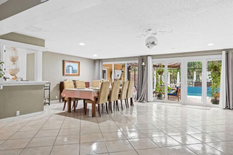 Villa ou maison à vendre à Hollywood, Floride: 3 chambres, 235.23 m2 № 2146604 - photo 13