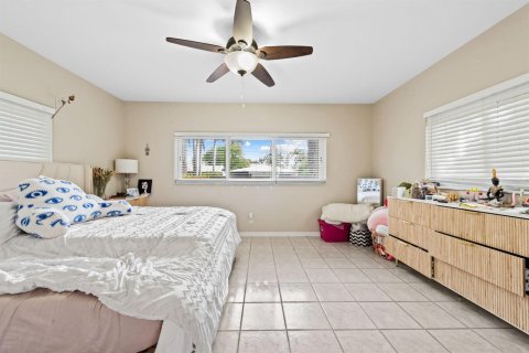 Villa ou maison à vendre à Hollywood, Floride: 3 chambres, 235.23 m2 № 2146604 - photo 18