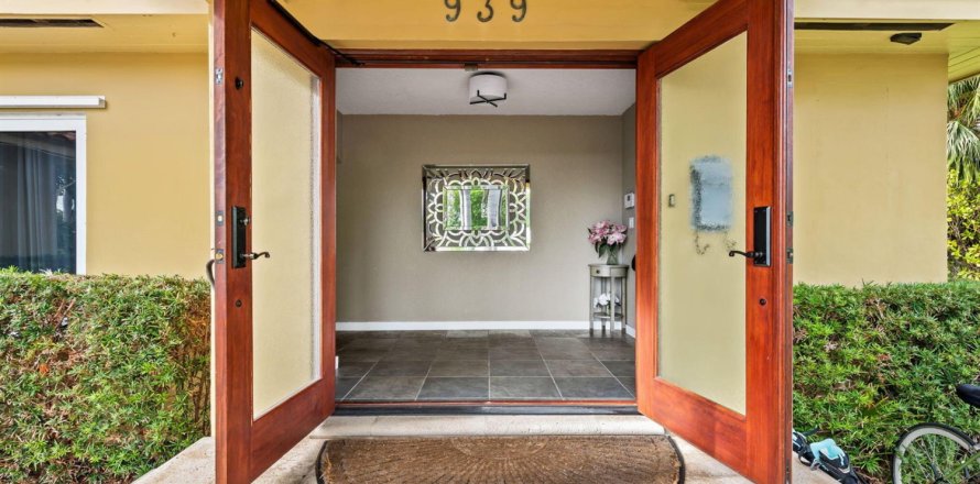 Villa ou maison à Hollywood, Floride 3 chambres, 235.23 m2 № 2146604
