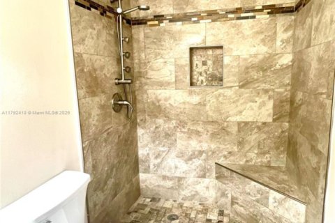 Condo in Davie, Florida, 2 bedrooms  № 1661173 - photo 16