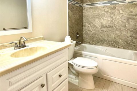 Condo in Davie, Florida, 2 bedrooms  № 1661173 - photo 7