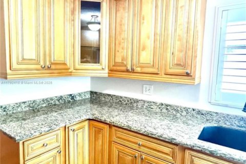 Condo in Davie, Florida, 2 bedrooms  № 1661173 - photo 19