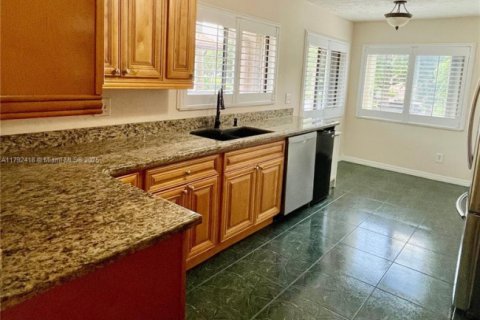 Condo in Davie, Florida, 2 bedrooms  № 1661173 - photo 27