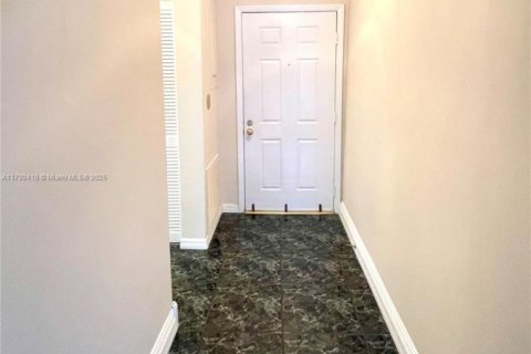Condo in Davie, Florida, 2 bedrooms  № 1661173 - photo 18