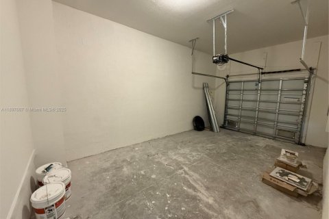 Townhouse in Florida City, Florida 3 bedrooms, 136.19 sq.m. № 2052745 - photo 13