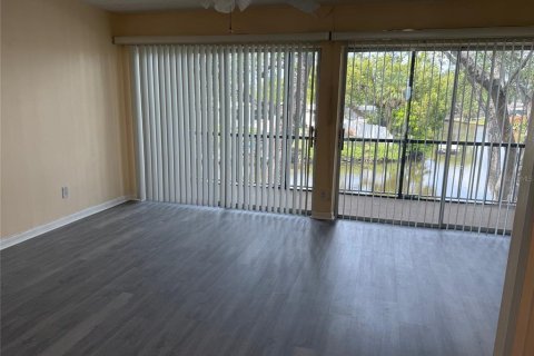 Condominio en alquiler en Tampa, Florida, 2 dormitorios, 141.21 m2 № 1801919 - foto 12