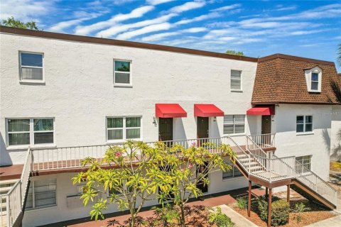 Condominio en alquiler en Tampa, Florida, 2 dormitorios, 141.21 m2 № 1801919 - foto 3
