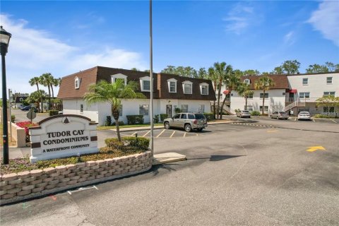 Condominio en alquiler en Tampa, Florida, 2 dormitorios, 141.21 m2 № 1801919 - foto 2