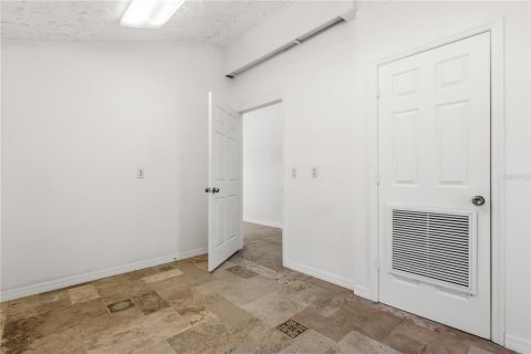 Immobilier commercial à louer à Longwood, Floride: 405.24 m2 № 2139981 - photo 24