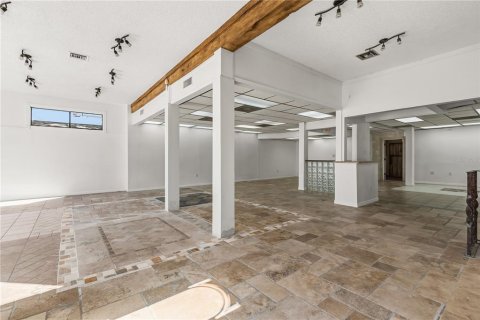 Immobilier commercial à louer à Longwood, Floride: 405.24 m2 № 2139981 - photo 11