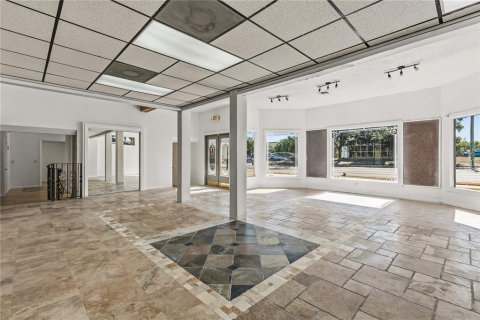 Immobilier commercial à louer à Longwood, Floride: 405.24 m2 № 2139981 - photo 13