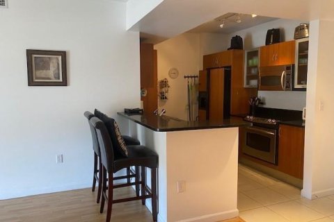 Condo in Aventura, Florida, 2 bedrooms № 2174345 - photo 6