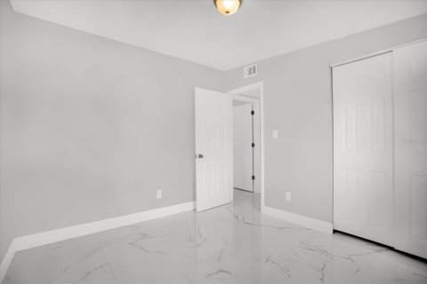 House in Sanford, Florida 3 bedrooms, 77.67 sq.m. № 1902115 - photo 16