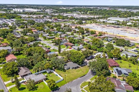 House in Sanford, Florida 3 bedrooms, 77.67 sq.m. № 1902115 - photo 19