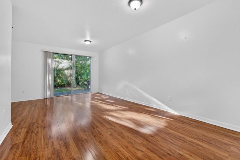 Touwnhouse à louer à Riviera Beach, Floride: 2 chambres, 113.99 m2 № 2084226 - photo 7