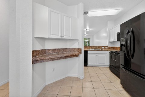 Touwnhouse à louer à Riviera Beach, Floride: 2 chambres, 113.99 m2 № 2084226 - photo 2