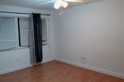 Copropriété à louer à Homestead, Floride: 2 chambres, 99.87 m2 № 2178707 - photo 3