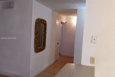 Copropriété à louer à Homestead, Floride: 2 chambres, 99.87 m2 № 2178707 - photo 6