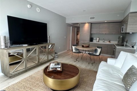 Студия в кондо в Майами, Флорида № 1999127