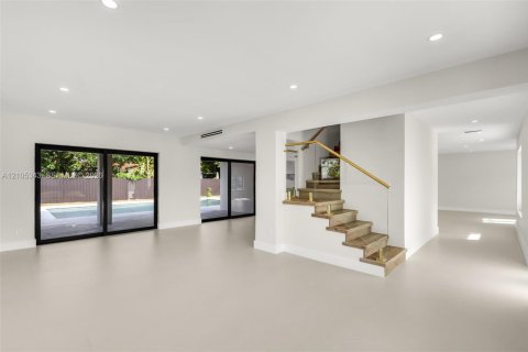 Villa ou maison à vendre à Miami, Floride: 3 chambres, 192.77 m2 № 2414756 - photo 5