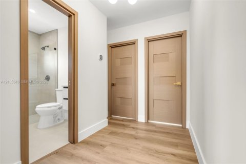 Villa ou maison à vendre à Miami, Floride: 3 chambres, 192.77 m2 № 2414756 - photo 29
