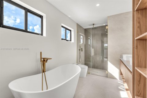 Villa ou maison à vendre à Miami, Floride: 3 chambres, 192.77 m2 № 2414756 - photo 24