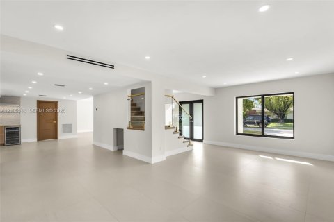 Villa ou maison à vendre à Miami, Floride: 3 chambres, 192.77 m2 № 2414756 - photo 6