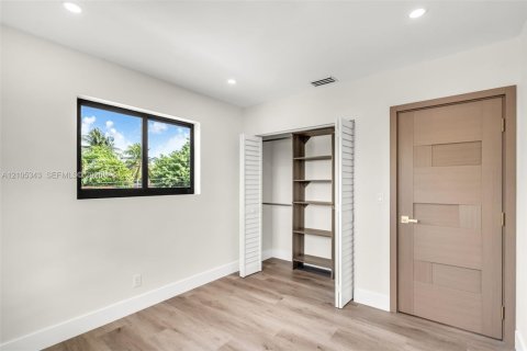 Villa ou maison à vendre à Miami, Floride: 3 chambres, 192.77 m2 № 2414756 - photo 16