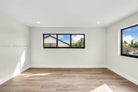 Villa ou maison à vendre à Miami, Floride: 3 chambres, 192.77 m2 № 2414756 - photo 27