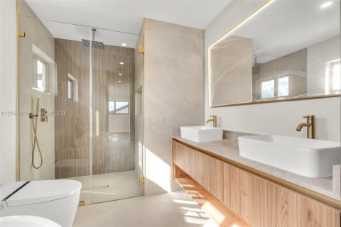 Villa ou maison à vendre à Miami, Floride: 3 chambres, 192.77 m2 № 2414756 - photo 25