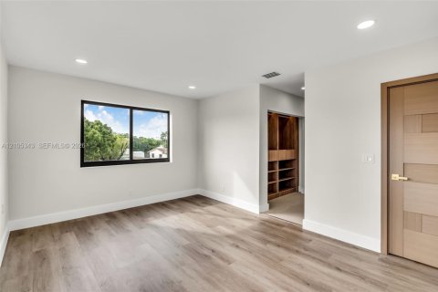 Villa ou maison à vendre à Miami, Floride: 3 chambres, 192.77 m2 № 2414756 - photo 21