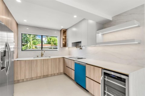 Villa ou maison à vendre à Miami, Floride: 3 chambres, 192.77 m2 № 2414756 - photo 9