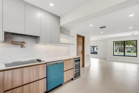 Villa ou maison à vendre à Miami, Floride: 3 chambres, 192.77 m2 № 2414756 - photo 11
