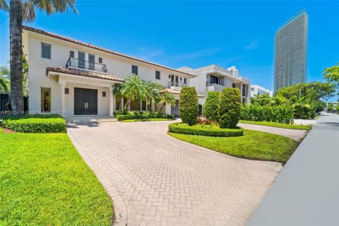 Villa ou maison à vendre à Sunny Isles Beach, Floride: 6 chambres, 387.12 m2 № 1867250 - photo 1