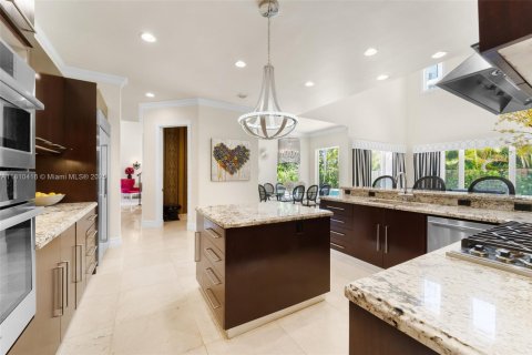 Villa ou maison à vendre à Sunny Isles Beach, Floride: 6 chambres, 387.12 m2 № 1867250 - photo 13