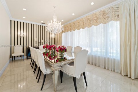 Villa ou maison à vendre à Sunny Isles Beach, Floride: 6 chambres, 387.12 m2 № 1867250 - photo 7