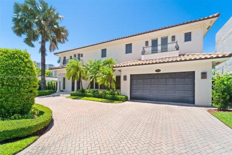 Villa ou maison à vendre à Sunny Isles Beach, Floride: 6 chambres, 387.12 m2 № 1867250 - photo 3