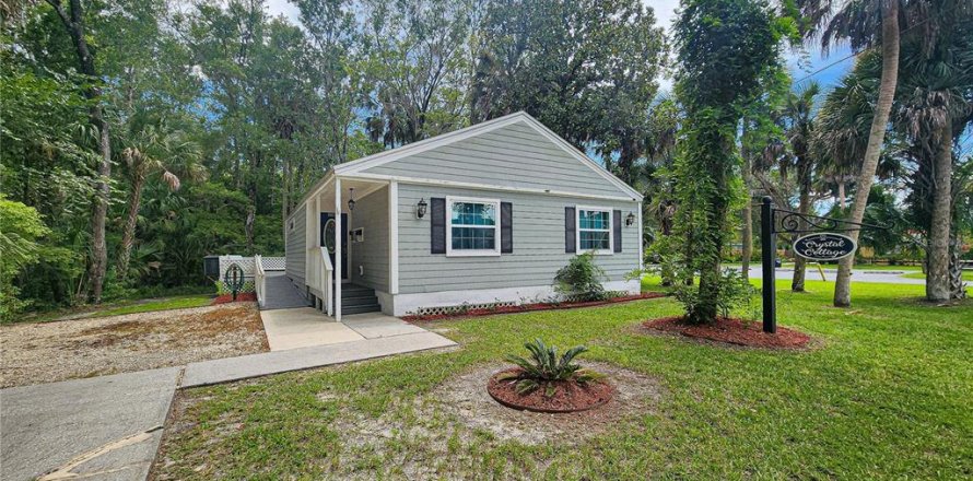House in Crystal River, Florida 3 bedrooms, 106.28 sq.m. № 1879567