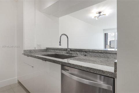 Copropriété à louer à Miami, Floride: 1 chambre, 53.42 m2 № 1983062 - photo 11