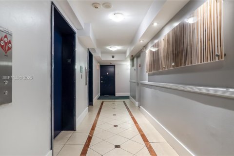 Copropriété à louer à Miami, Floride: 1 chambre, 53.42 m2 № 1983062 - photo 24