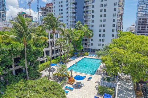 Copropriété à louer à Miami, Floride: 1 chambre, 53.42 m2 № 1983062 - photo 4