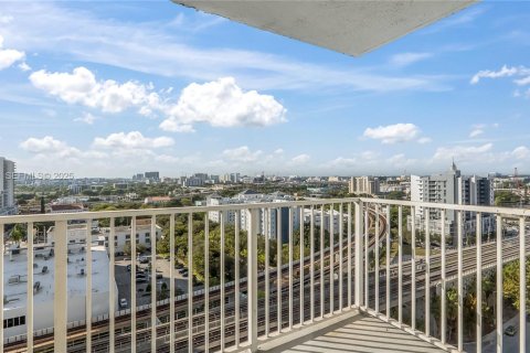 Copropriété à louer à Miami, Floride: 1 chambre, 53.42 m2 № 1983062 - photo 20