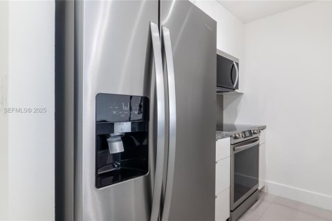 Copropriété à louer à Miami, Floride: 1 chambre, 53.42 m2 № 1983062 - photo 9
