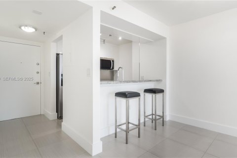 Copropriété à louer à Miami, Floride: 1 chambre, 53.42 m2 № 1983062 - photo 7