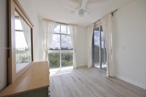 Condo in Doral, Florida, 3 bedrooms № 1957155 - photo 9