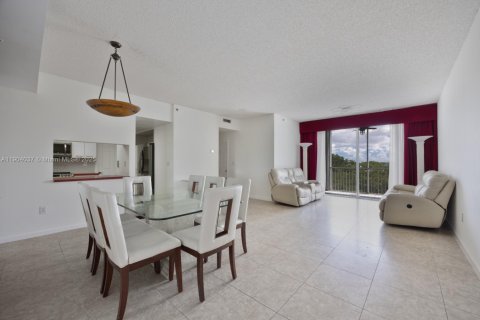 Condo in Doral, Florida, 3 bedrooms № 1957155 - photo 6