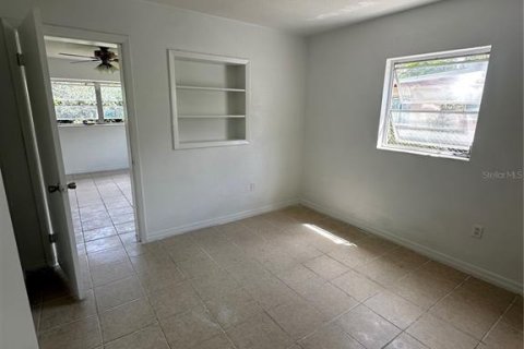 Casa en venta en Lake Wales, Florida, 5 dormitorios, 173.17 m2 № 1916291 - foto 9