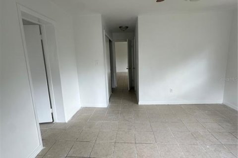 Casa en venta en Lake Wales, Florida, 5 dormitorios, 173.17 m2 № 1916291 - foto 12
