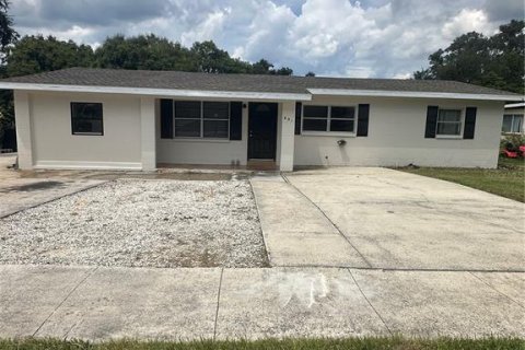 Casa en venta en Lake Wales, Florida, 5 dormitorios, 173.17 m2 № 1916291 - foto 1