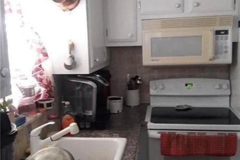 Condo in Lauderhill, Florida, 2 bedrooms № 2177036 - photo 8